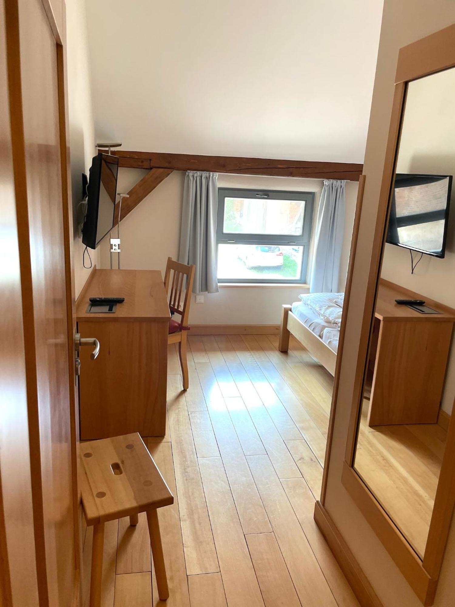 Biohotel Stiftsgut Wilhelmsgluecksbrunn Creuzburg Exteriör bild