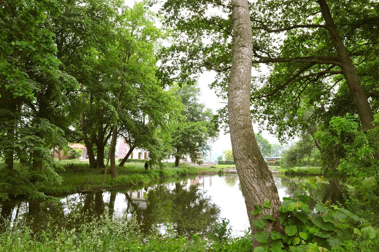 Biohotel Stiftsgut Wilhelmsgluecksbrunn Creuzburg Exteriör bild